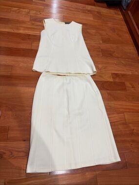Les Copains Cream Two-Piece Knit Skirt Set